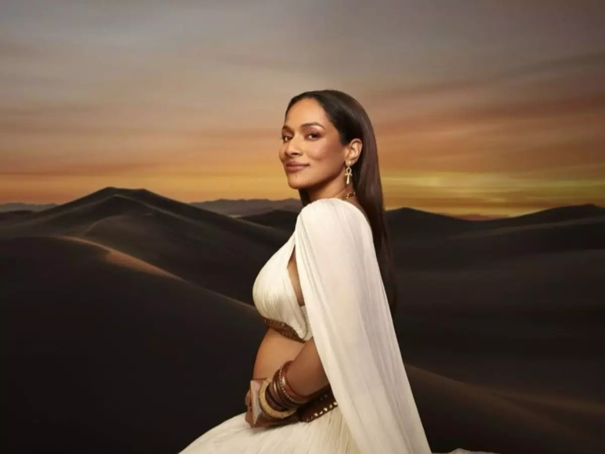 Pregnancy workouts: experts say yes to core strength, no to heavy lifting & unsafe moves Pregnancy workouts: experts say yes to core strength, no to heavy lifting & unsafe moves
